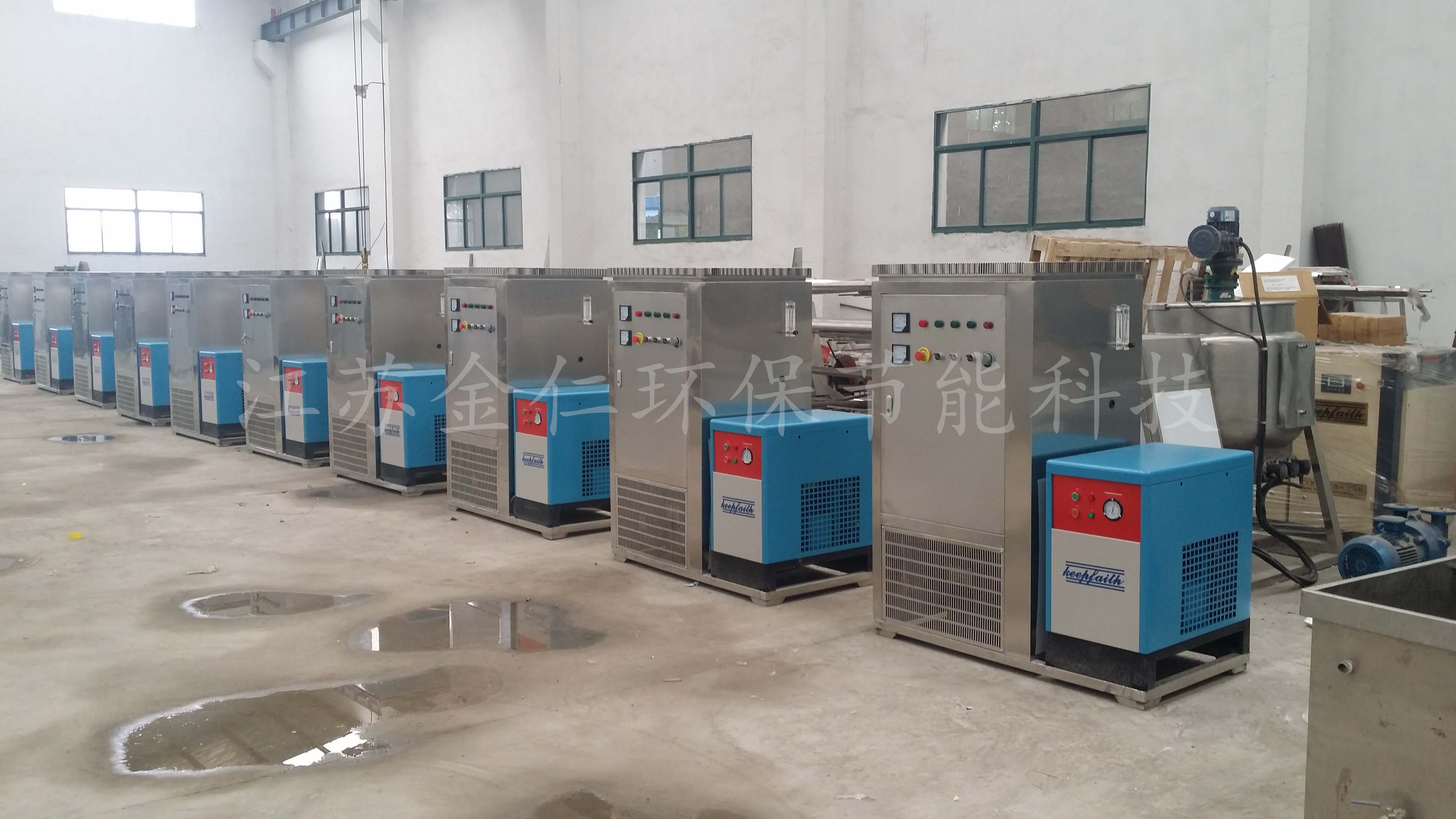 泳池水撸撸社网站